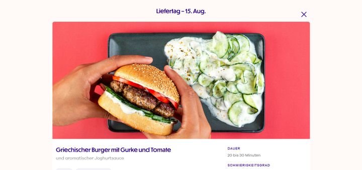 Fast Food mal anders: Griechischer Burger mit Gurke und Tomate