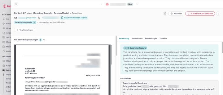 Die Factorial KI fasst die Lebensläufe und Anschreiben deiner Bewerber:innen in einem kurzen, knackigen Text zusammen und gibt eine Empfehlung ab, ob sie auf deine Stelle passen. Cool!