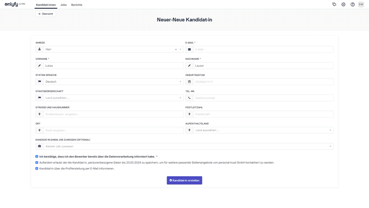 Um Bewerber:innen manuell ins System aufzunehmen, benötigt onlyfy nur wenige Angaben