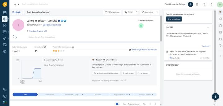 Sammeln und verwalten Sie die wichtigsten Informationen zu Ihren Kunden und Leads in Freshsales