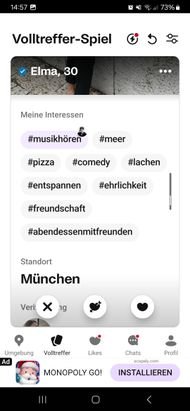 Die Profile auf Badoo sind aussagekräftig. Das Hashtag-Feature ist eine nette Idee, um Gemeinsamkeiten zu finden.