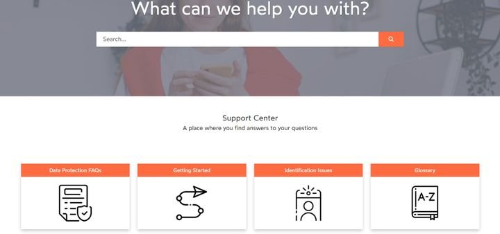 Support leistet IDnow zum Beispiel per Mail, per Hotline oder im Help Center auf der Website