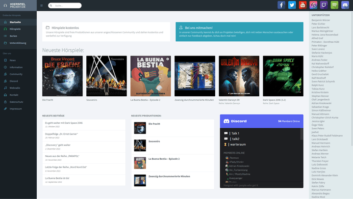 Die Startseite wirkt einladend, das Design aufgeräumt. Einen Zugang zum Discord-Server für die Community gibt es auch.