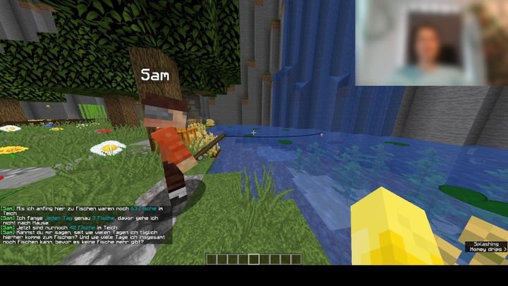 Die Lehrkräfte versuchen direkt an die Interessen der Kinder anzuknüpfen; zum Beispiel anhand von beliebten Spielen wie Minecraft