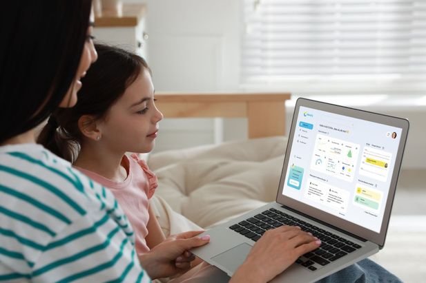 Regelmäßige Elterngespräche sind vor allem bei jüngeren Kindern wichtig und sollten berücksichtigt werden