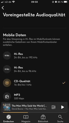 In der App schaltest du schnell und einfach auf die Qualität, die du hören willst – zum Beispiel, um unterwegs Daten zu sparen!