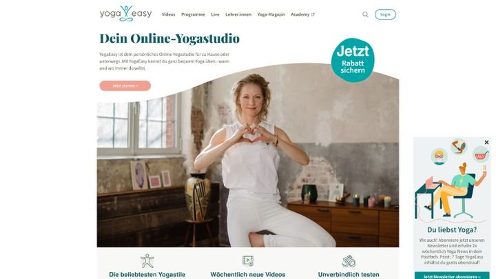 Bei YogaEasy kannst du sogar kostenlos Yoga lernen. Übe gemeinsam in Live-Klassen mit deinen Lieblingscoaches oder lerne noch mehr über Yoga in zusätzlichen Premium-Workshops.