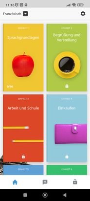 Bei Rosetta Stone wählst du Kapitel in einer Art Kachel-Übersicht aus. Der Kurs ist thematisch sortiert und baut nicht strikt aufeinander auf.