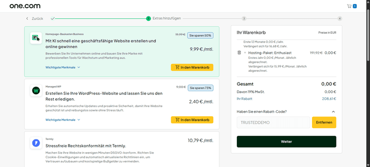 Die Reise beginnt, indem du dich für einen der verfügbaren Tarife entscheidest. Nett: one.com zeigt dir transparent alle Preise und Laufzeiten und hält sich hier (noch) mit aufdringlicher Werbung und Upselling zurück. Der ganze Prozess dauert nicht einmal 15 Minuten.