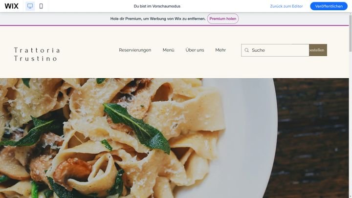 Restaurantname ist da, Menü sichtbar und das Signature-Gericht (die Pasta) prominent platziert