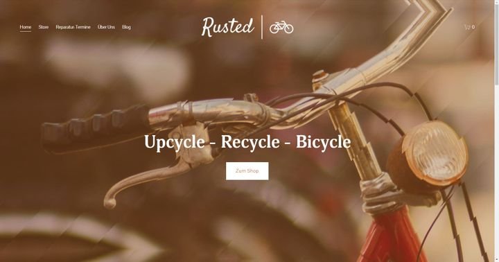 Squarespace ermöglicht Ihnen schicke Header-Effekte einzustzen wie etwa den Glasbaustein-Look