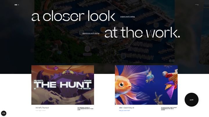 Alles bewegt und verändert sich beim Scrollen. Ein immersives Website-Erlebnis